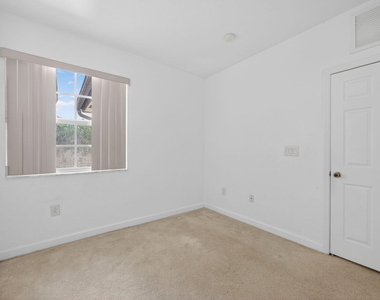 1575 Ne 33rd Avenue - Photo Thumbnail 27