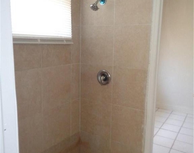 2204 Atlanta Street - Photo Thumbnail 2