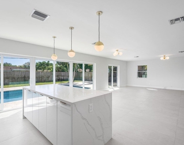46 Sw 9th Avenue - Photo Thumbnail 11