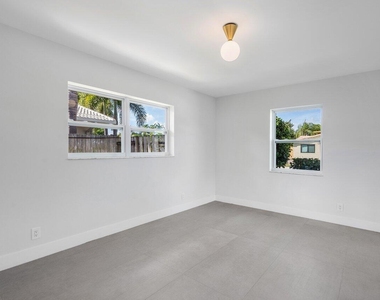 46 Sw 9th Avenue - Photo Thumbnail 20