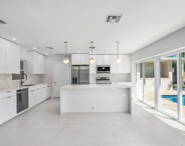 46 Sw 9th Avenue - Photo Thumbnail 13
