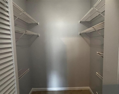 18340 Nw 68th Avenue - Photo Thumbnail 14