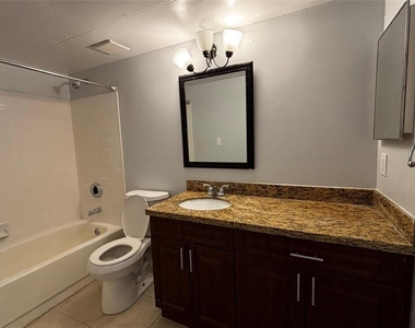 18340 Nw 68th Avenue - Photo Thumbnail 11