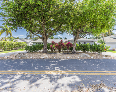 4800 Ne 25th Avenue - Photo Thumbnail 2