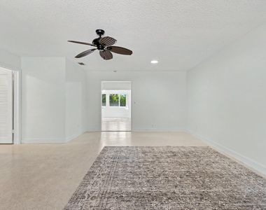 4800 Ne 25th Avenue - Photo Thumbnail 9