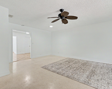 4800 Ne 25th Avenue - Photo Thumbnail 11