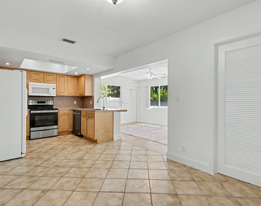 4800 Ne 25th Avenue - Photo Thumbnail 14