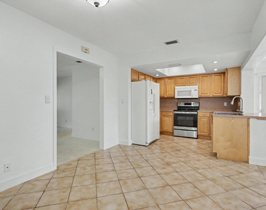 4800 Ne 25th Avenue - Photo Thumbnail 12