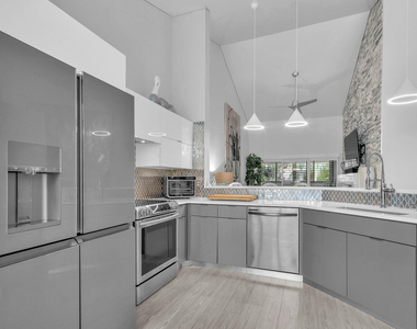 204 Sea Oats Drive - Photo Thumbnail 10