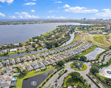 2938 Gin Berry Way - Photo Thumbnail 10