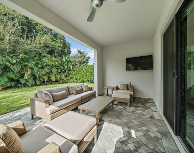 2938 Gin Berry Way - Photo Thumbnail 6