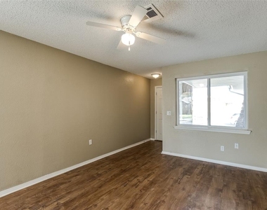 645 Lloyd Avenue - Photo Thumbnail 6
