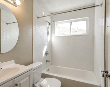 645 Lloyd Avenue - Photo Thumbnail 16