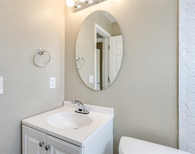 645 Lloyd Avenue - Photo Thumbnail 17
