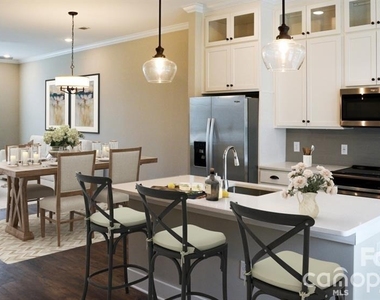 17014 Fairmount Way - Photo Thumbnail 3