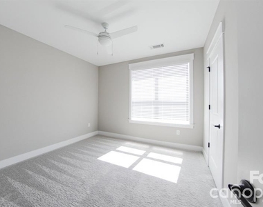 17014 Fairmount Way - Photo Thumbnail 22