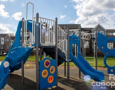 17014 Fairmount Way - Photo Thumbnail 29