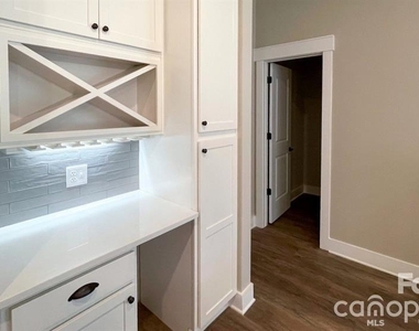 17014 Fairmount Way - Photo Thumbnail 7
