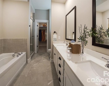 17014 Fairmount Way - Photo Thumbnail 13