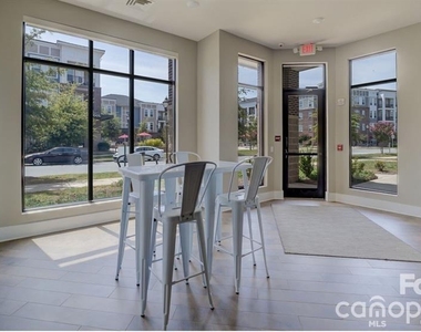 16408 Holly Crest Lane - Photo Thumbnail 8