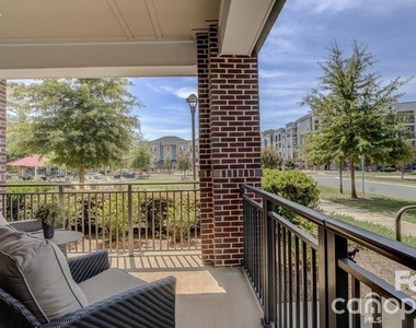 16408 Holly Crest Lane - Photo Thumbnail 35