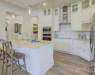 16408 Holly Crest Lane - Photo Thumbnail 39
