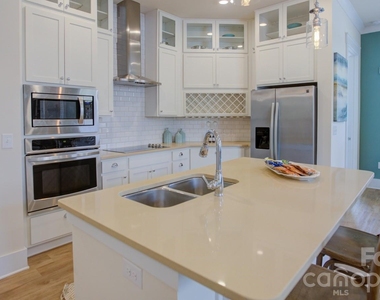 16408 Holly Crest Lane - Photo Thumbnail 28