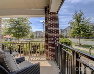 16408 Holly Crest Lane - Photo Thumbnail 35