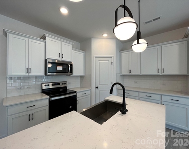 11031 Pagebrook Lane - Photo Thumbnail 9