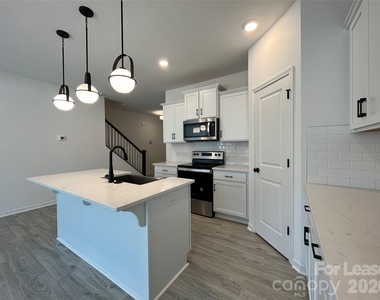 11031 Pagebrook Lane - Photo Thumbnail 8