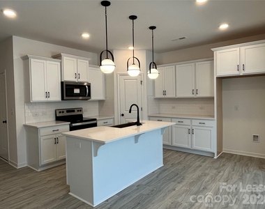 11031 Pagebrook Lane - Photo Thumbnail 6