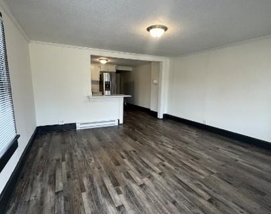 1417 Bank Street W - Photo Thumbnail 1