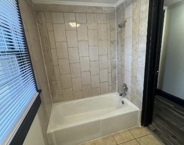 1417 Bank Street W - Photo Thumbnail 6