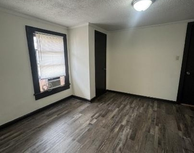 1417 Bank Street W - Photo Thumbnail 8