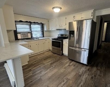 1417 Bank Street W - Photo Thumbnail 3