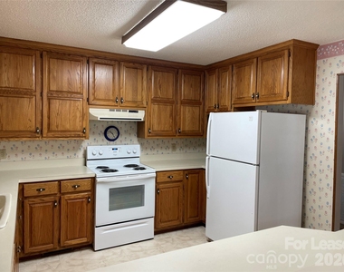 8966 Holdsclaw Road - Photo Thumbnail 4