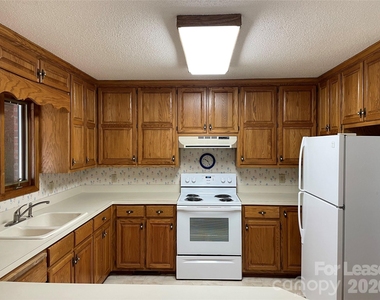 8966 Holdsclaw Road - Photo Thumbnail 3