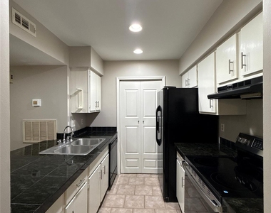 11002 Harrowfield Road - Photo Thumbnail 8