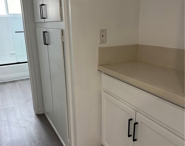 12221 Peacock Court - Photo Thumbnail 6