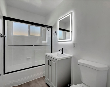 12221 Peacock Court - Photo Thumbnail 18