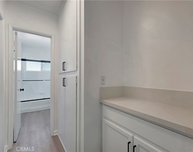12221 Peacock Court - Photo Thumbnail 12
