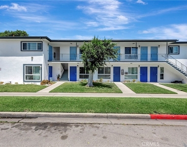 12221 Peacock Court - Photo Thumbnail 8