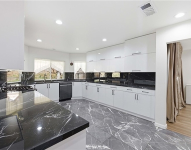 41201 Laidlaw Lane - Photo Thumbnail 5
