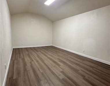 314 Wilshire - Photo Thumbnail 28