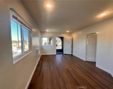 314 Wilshire - Photo Thumbnail 7