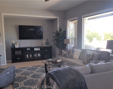 60568 Lace Leaf Court - Photo Thumbnail 19