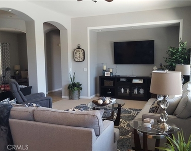 60568 Lace Leaf Court - Photo Thumbnail 23