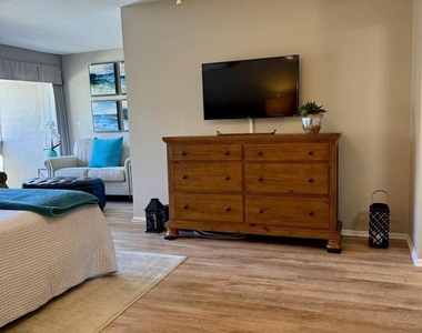 1562 Camino Del Mar - Photo Thumbnail 19