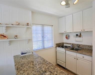 460 Saint Anns Drive - Photo Thumbnail 11