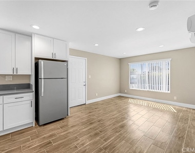 2417 W Stanford - Photo Thumbnail 6